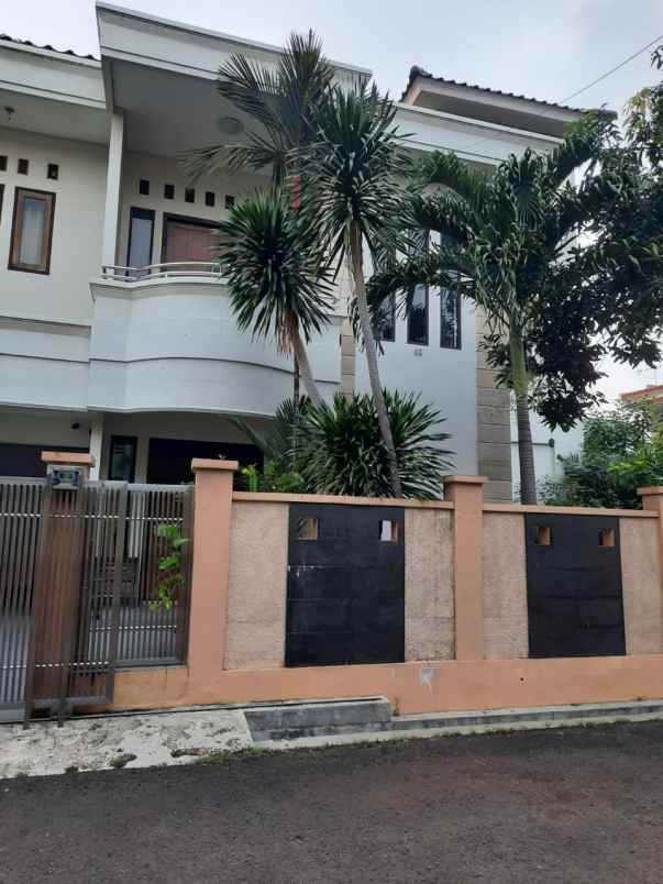 dijual rumah cipayung dkt pintu tol