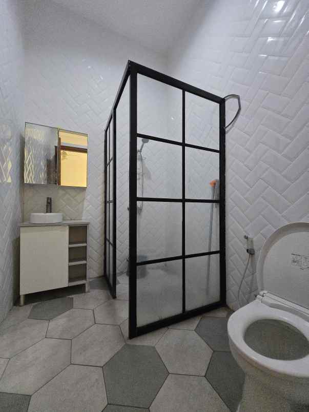 dijual rumah cipinang kebembem