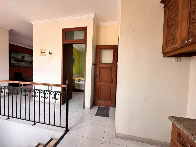 dijual rumah ciputat timur