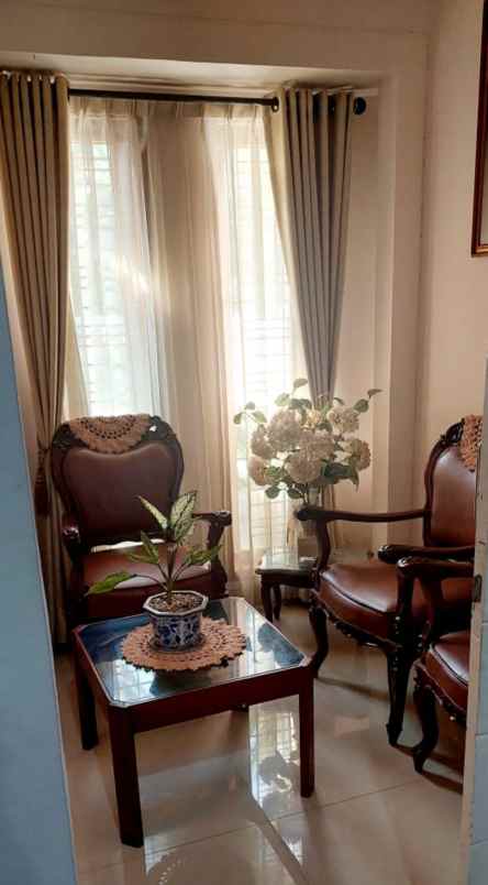 dijual rumah cisaranten