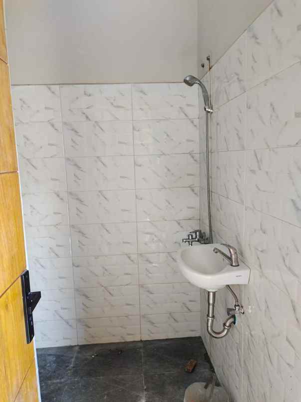 dijual rumah cisaranten kulon