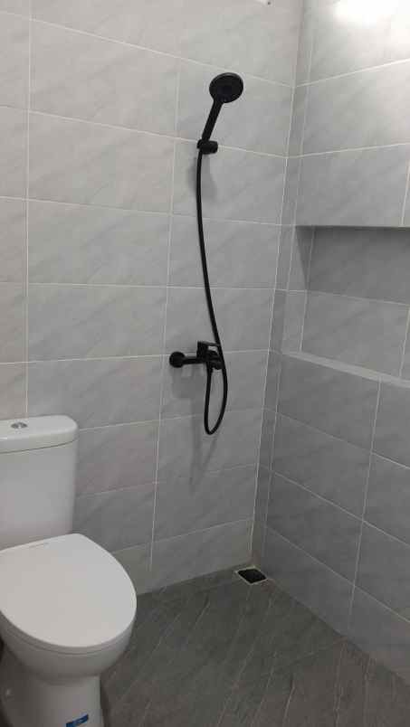 dijual rumah citra grand