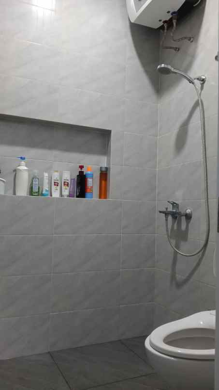 dijual rumah citra grand