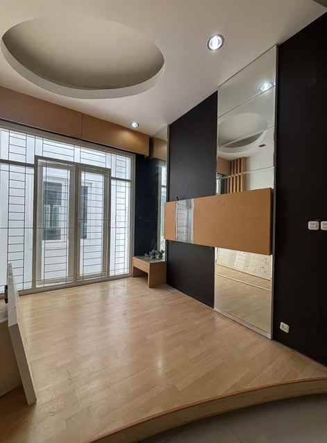 dijual rumah citraland raffles garden