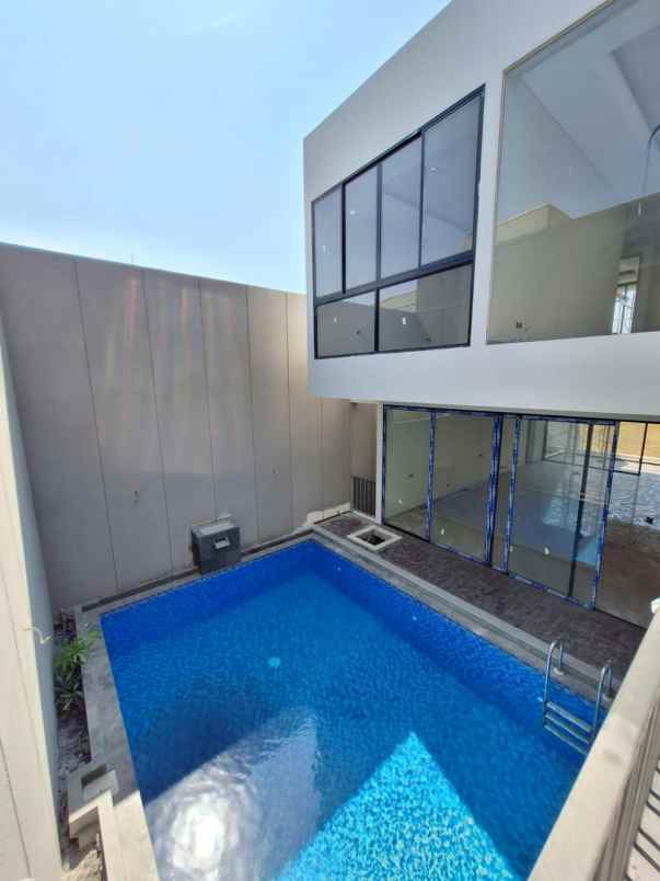 dijual rumah citraland raffles garden