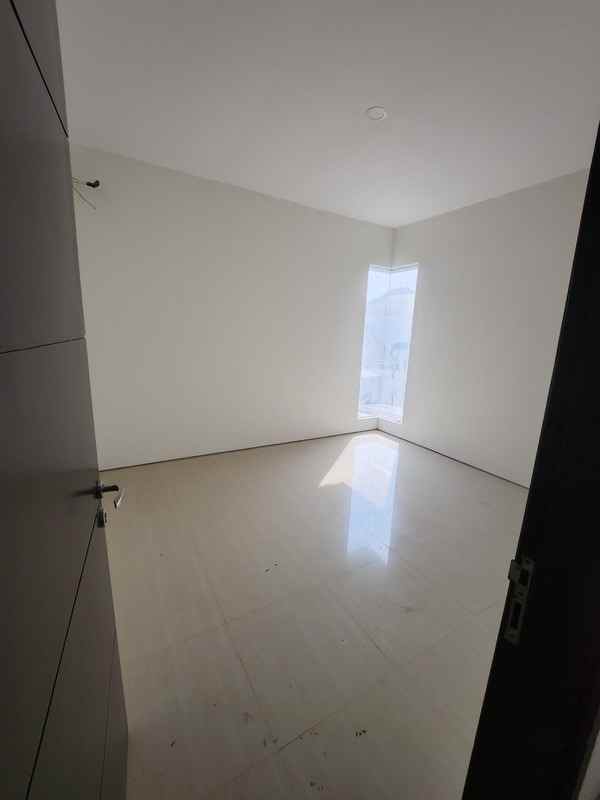 dijual rumah citraland south emerald