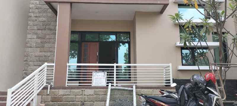 dijual rumah citraland surabaya