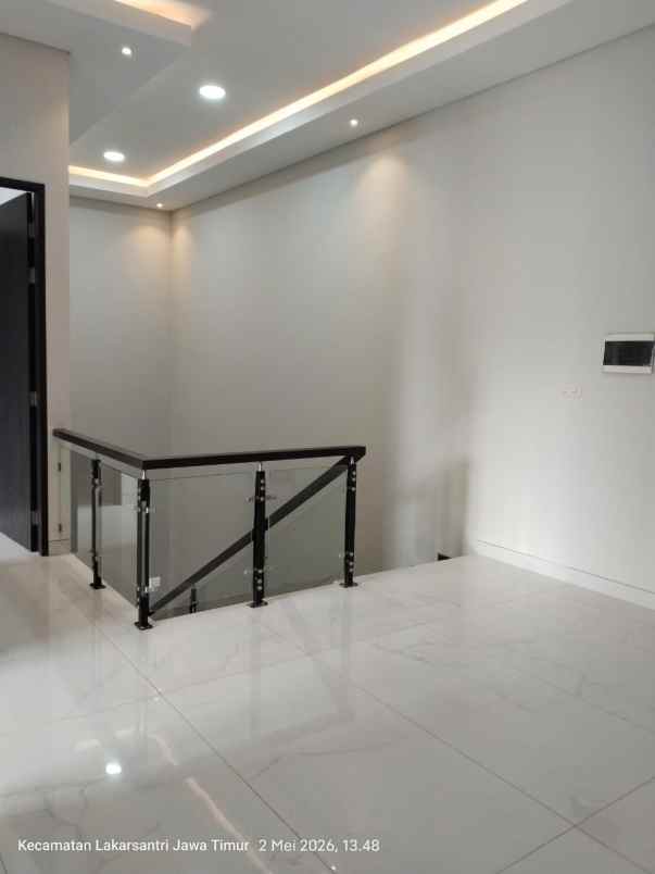 dijual rumah citraland utama surabaya