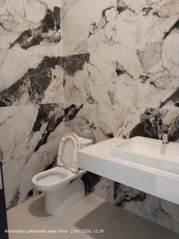 dijual rumah citraland utama surabaya