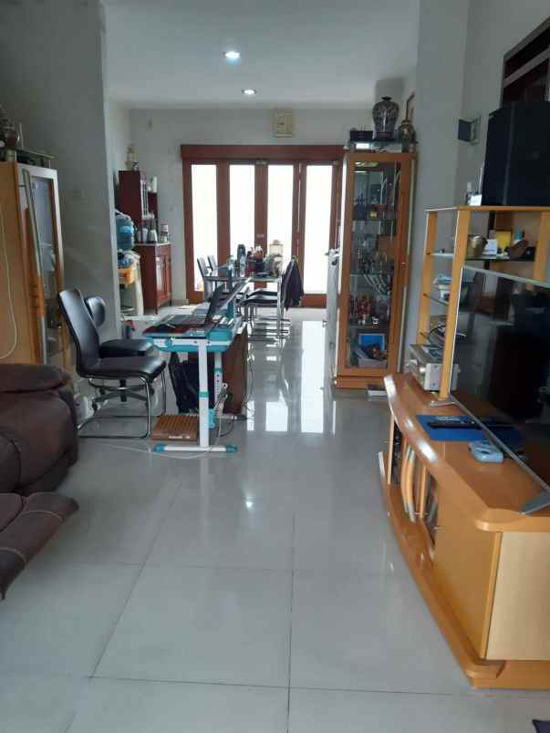 dijual rumah ciwaruga