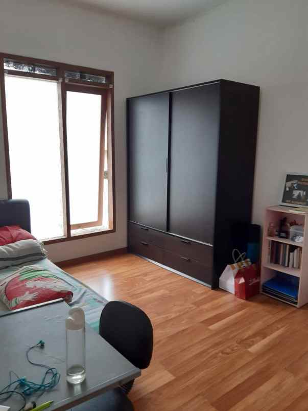 dijual rumah ciwaruga