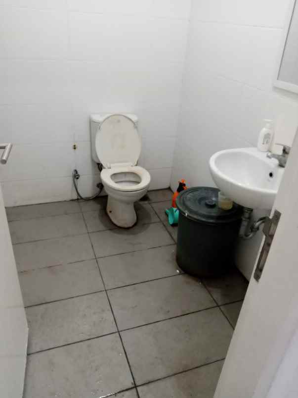 dijual rumah cluster alamanda jakarta