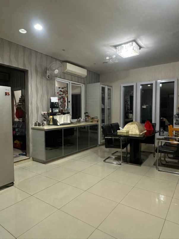 dijual rumah cluster dbanyan jgc