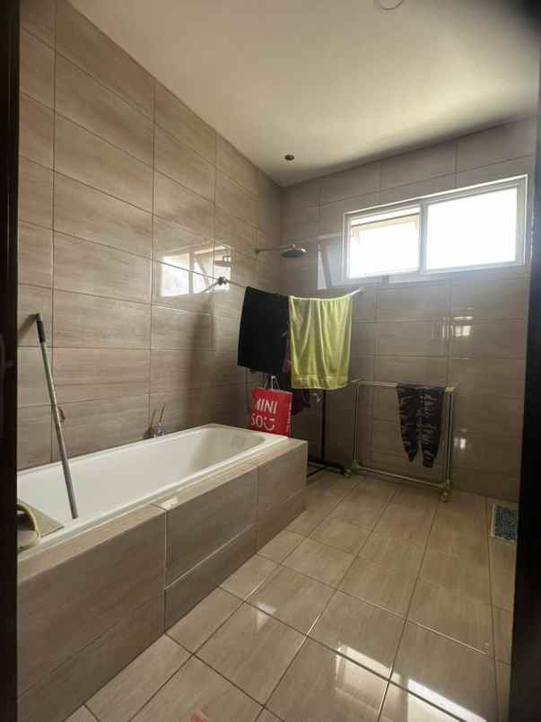 dijual rumah cluster dbanyan jgc