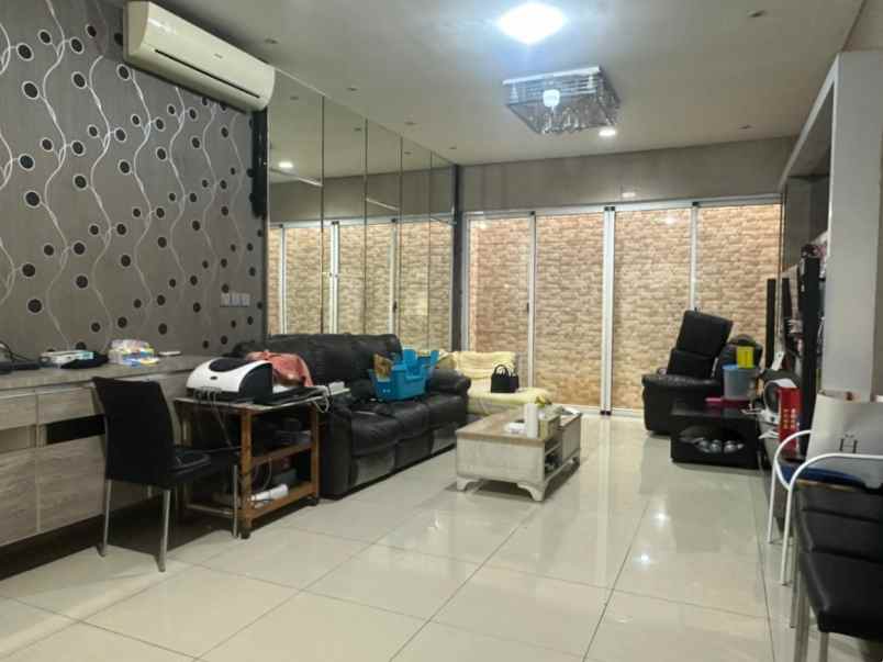 dijual rumah cluster dbanyan jgc