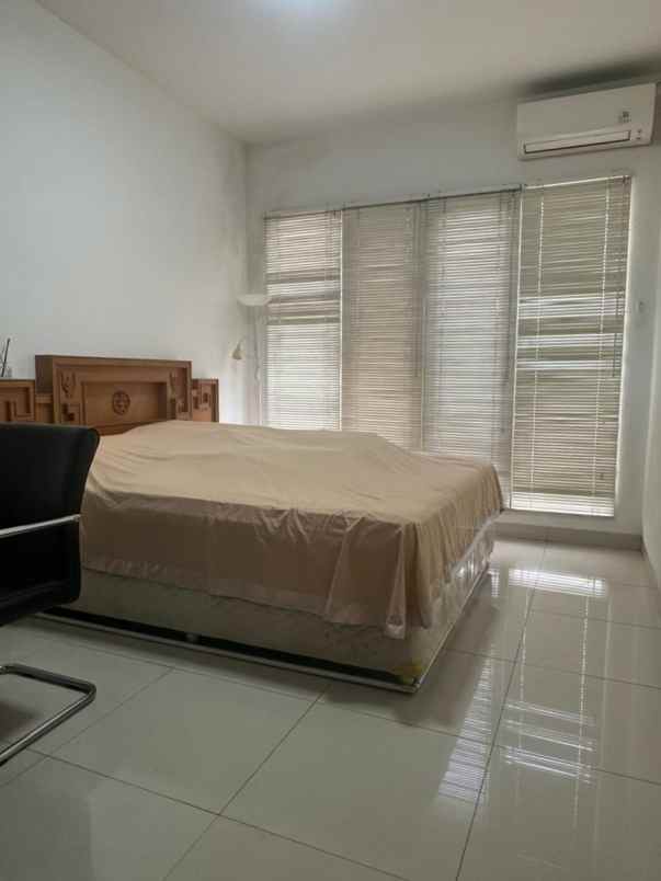 dijual rumah cluster dbanyan jgc