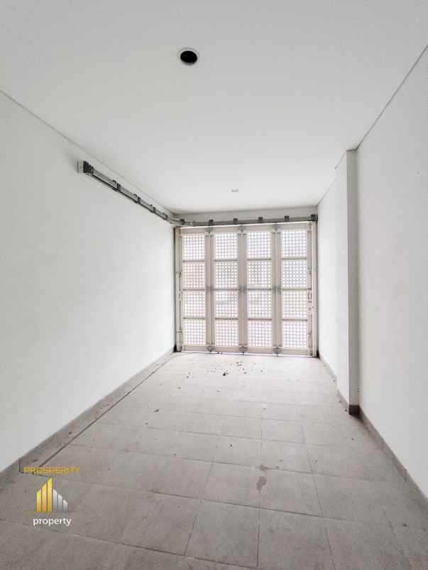 dijual rumah cluster menaggio paramount