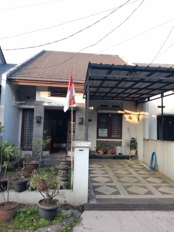 dijual rumah cluster nirwana residence