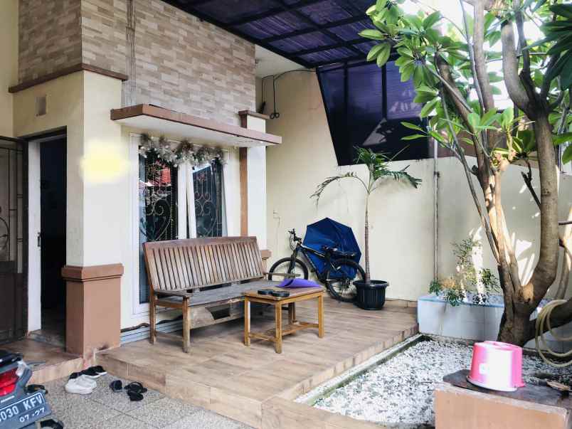 dijual rumah cluster taman sari harapan