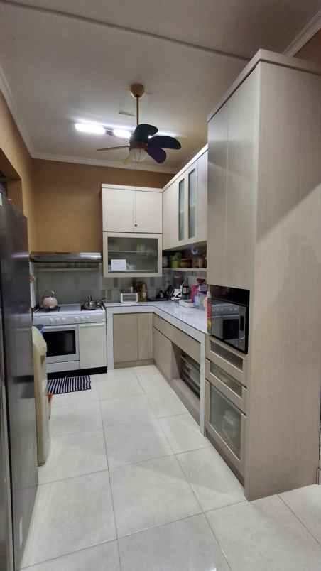 dijual rumah cluster teresta metland