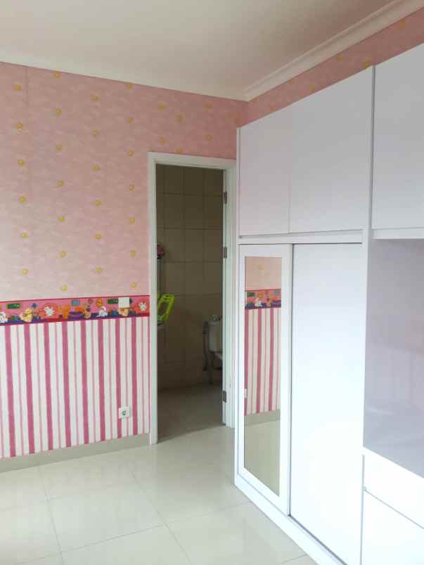 dijual rumah cluster thames jgc