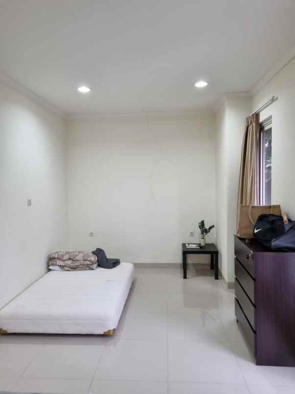 dijual rumah cluster thomson gading serpong