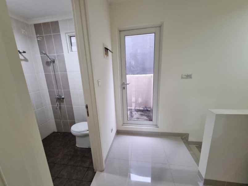 dijual rumah cluster thomson gading serpong