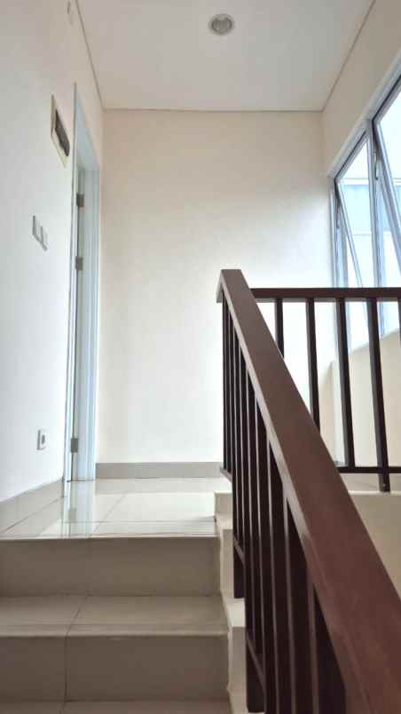 dijual rumah cluster yarra jgc jakarta