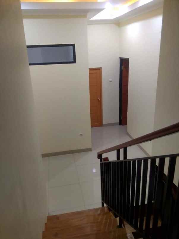 dijual rumah condet