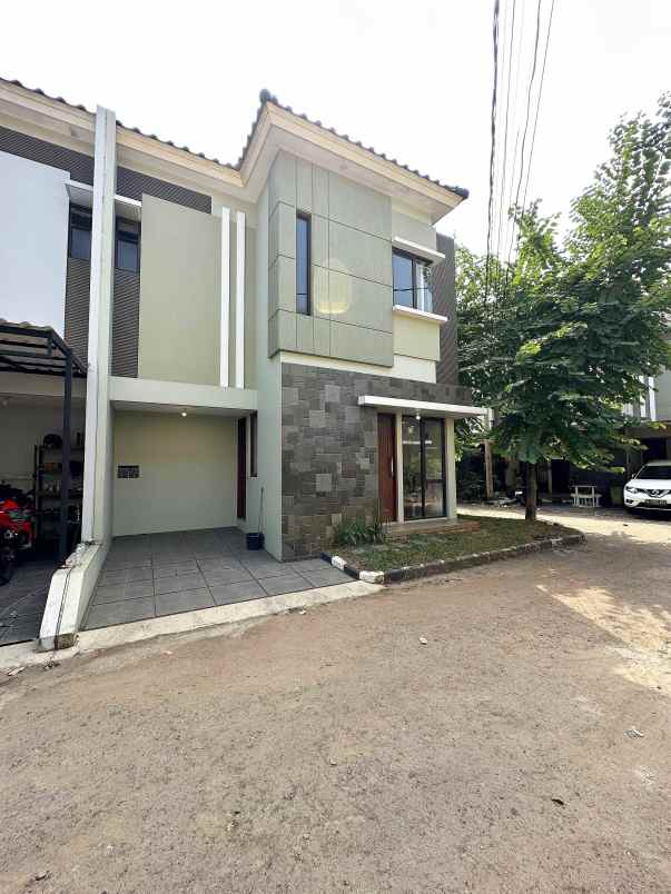 dijual rumah condet