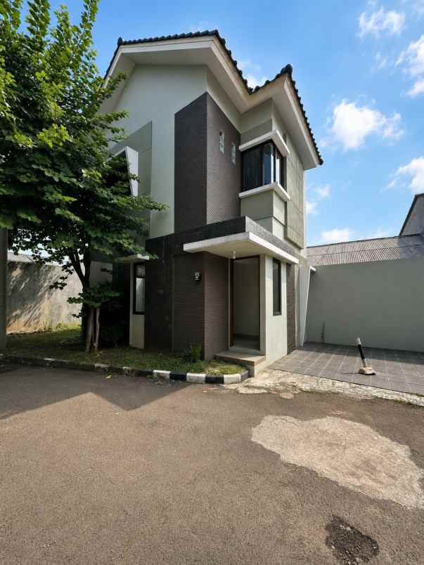 dijual rumah condet