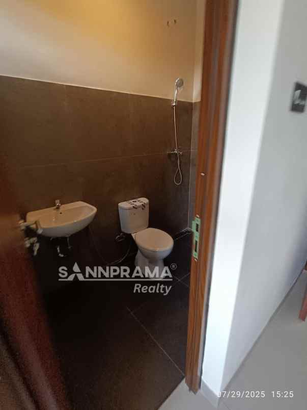 dijual rumah curug bojongsari depok