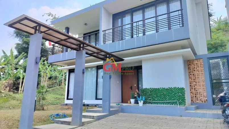 dijual rumah dago resort