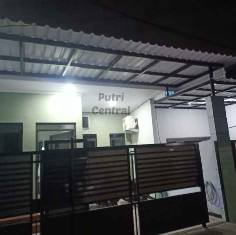 dijual rumah dalam komplek cipondoh tangerang