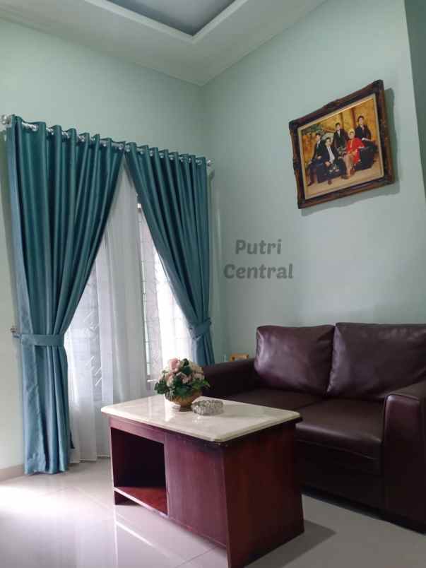 dijual rumah dalam komplek cipondoh tangerang