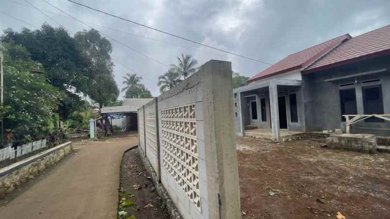 dijual rumah darangdan