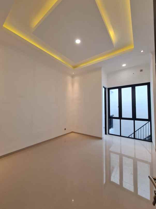 dijual rumah darmo permai timur surabaya