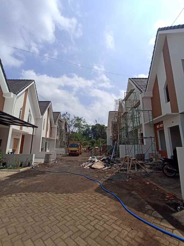 dijual rumah de syahada resort