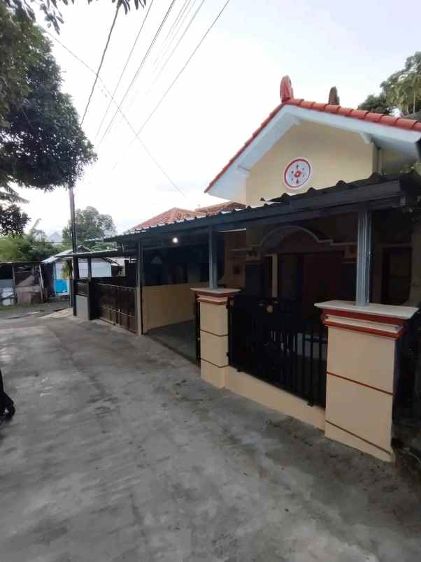 dijual rumah dekat pasar kotagede