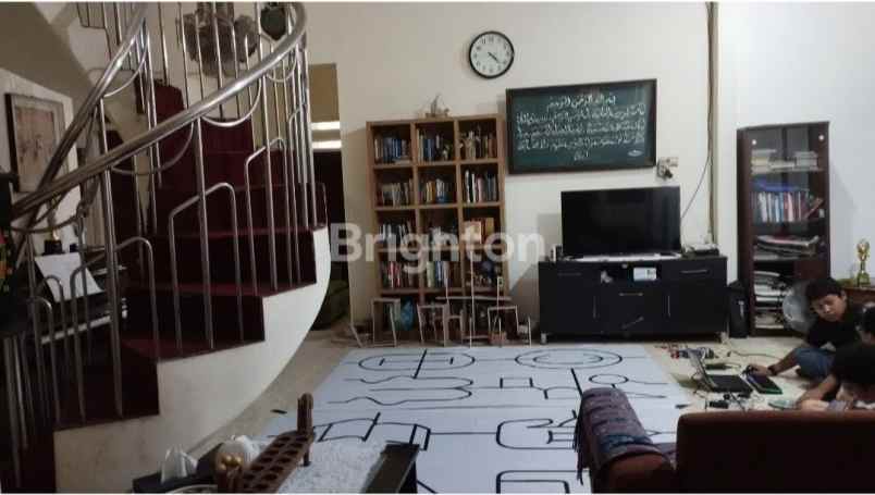 dijual rumah dharmahsada