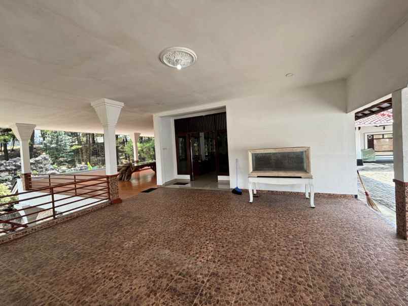 dijual rumah di bilangan cinere