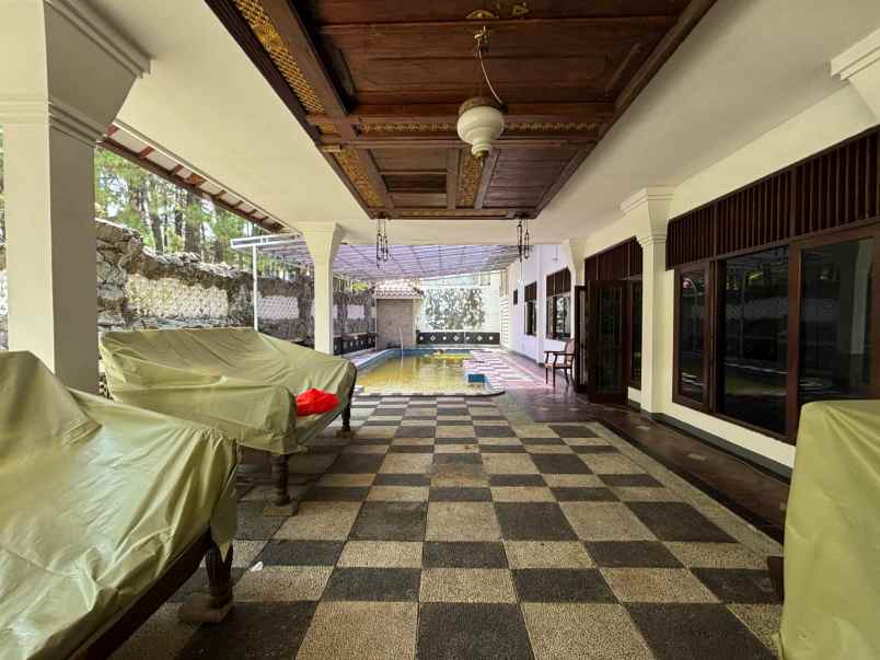 dijual rumah di bilangan cinere