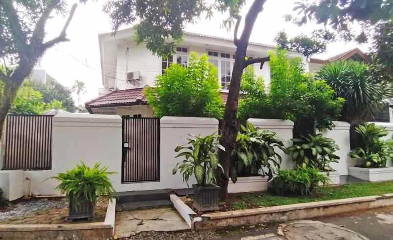 dijual rumah di cipete selatan jakarta selatan