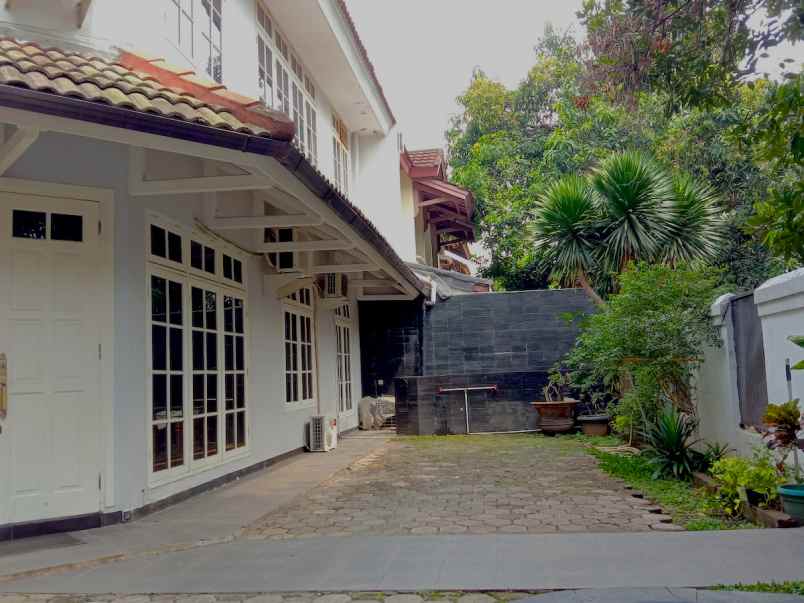 dijual rumah di cipete selatan jakarta selatan