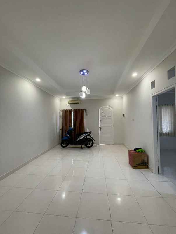 dijual rumah di graha raya 10 no 31a bintaro jaya