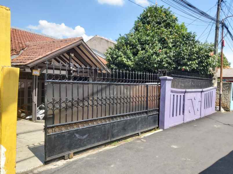 dijual rumah di kelapa dua wetan ciracas jakarta timur