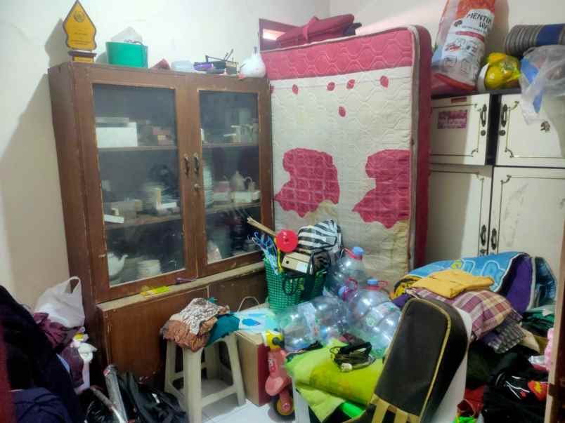 dijual rumah di kumudasmoro