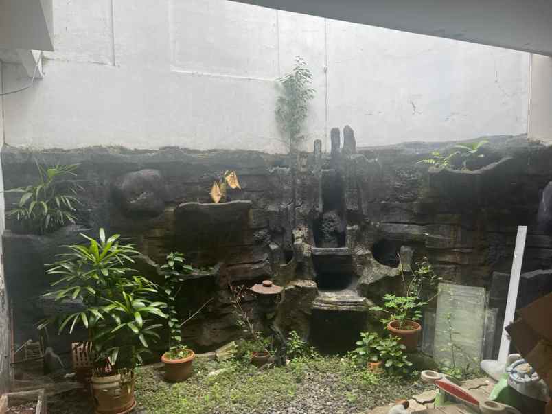 dijual rumah di kuningan timur jakarta selatan