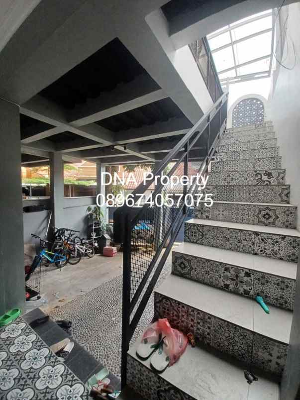 dijual rumah di pemkot cimahi 2 lantai