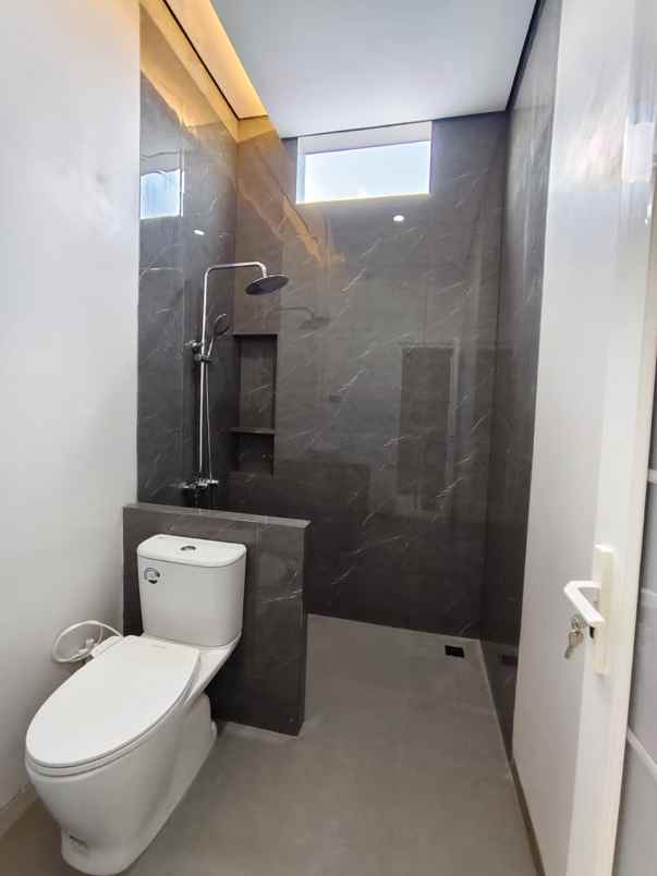 dijual rumah di sumber solo